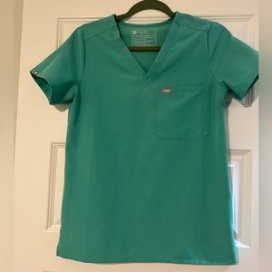 FIGS Catarina scrub top Surgical green size XS